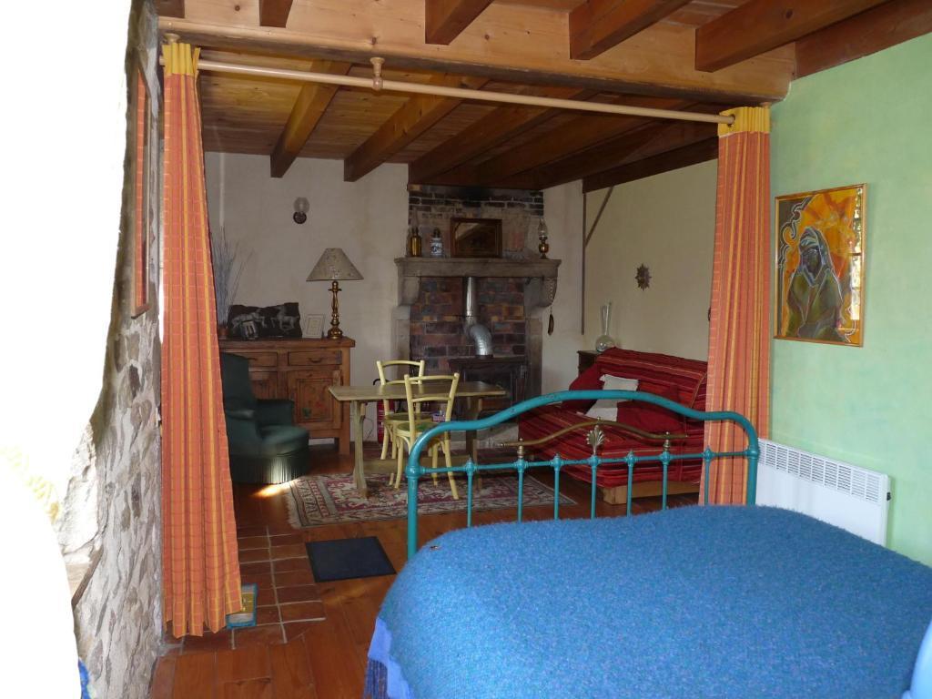 Le Trot'In Chair Bed & Breakfast Martigny-le-Comte Room photo