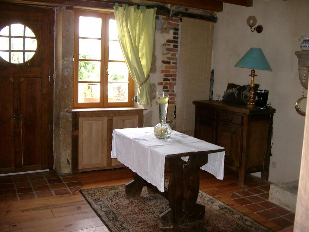 Le Trot'In Chair Bed & Breakfast Martigny-le-Comte Room photo