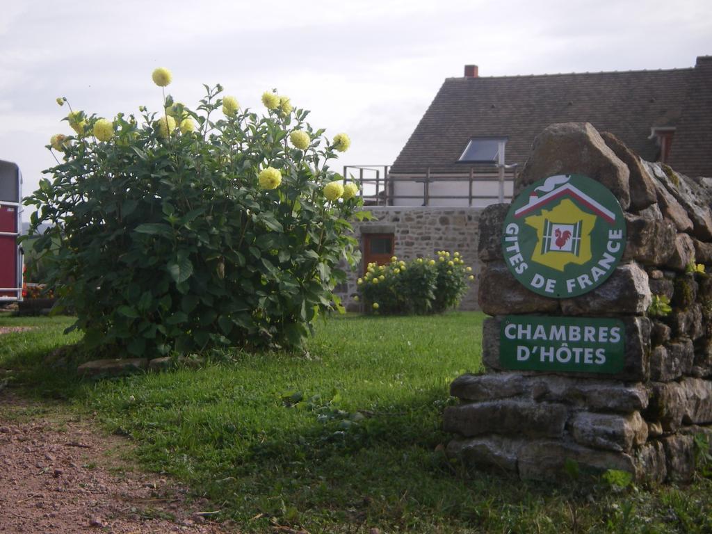 Le Trot'In Chair Bed & Breakfast Martigny-le-Comte Exterior photo
