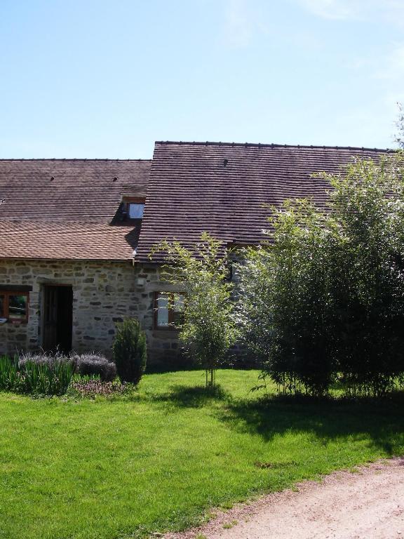 Le Trot'In Chair Bed & Breakfast Martigny-le-Comte Exterior photo